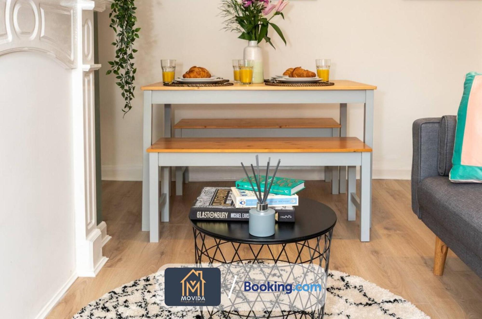 The Hyde Away: Chic Urban Two-bedroom House Apartment Leeds (West Yorkshire)