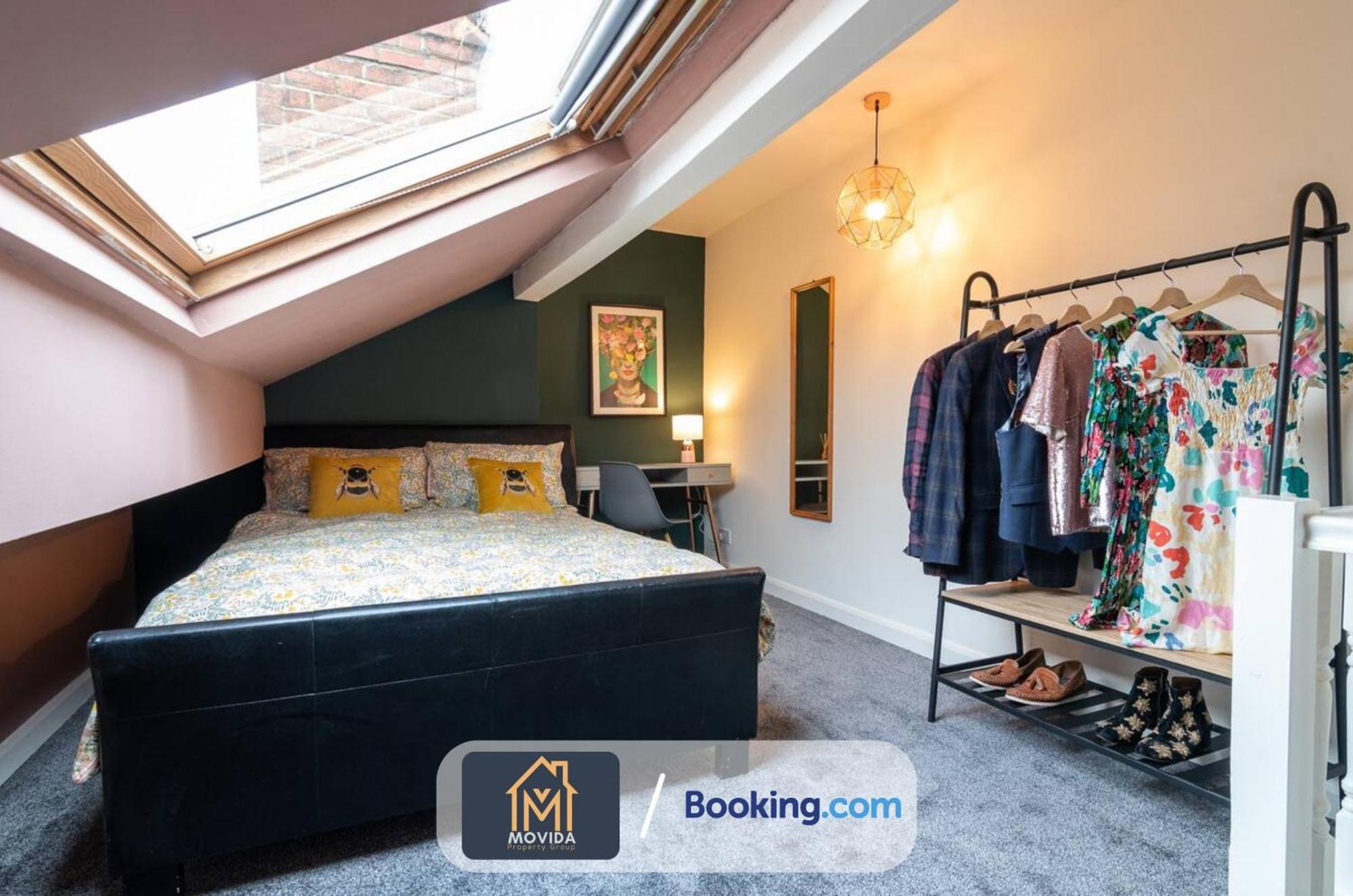The Hyde Away: Chic Urban Two-bedroom House Apartment