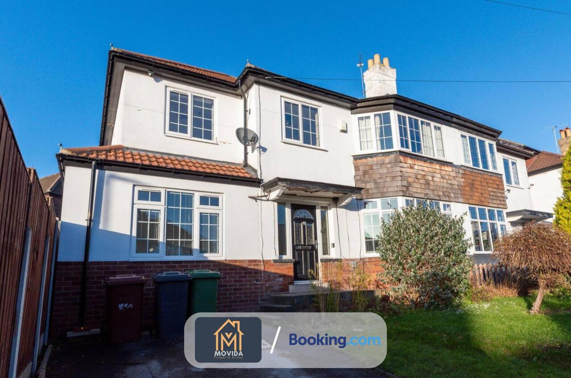 Holiday home Movida Modern: 6-bedroom House With Games Leeds (West Yorkshire)
