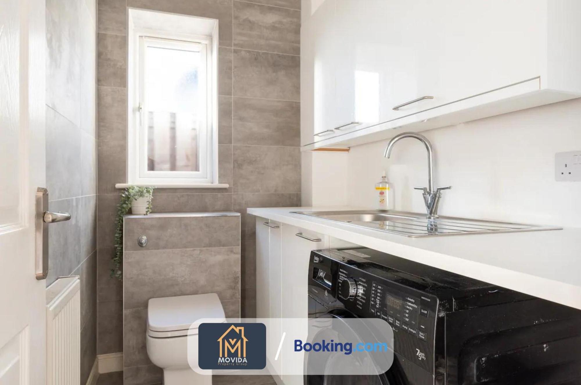Holiday home Movida Modern: 6-bedroom House With Games Leeds (West Yorkshire)