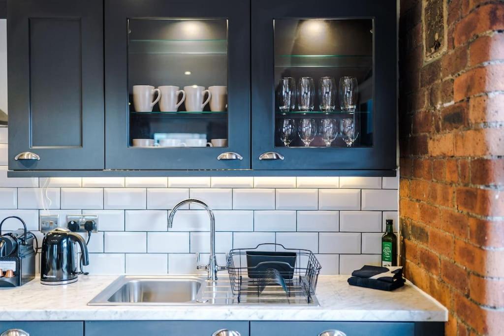 Luxury Oversized With Signature Bathroom Apartment