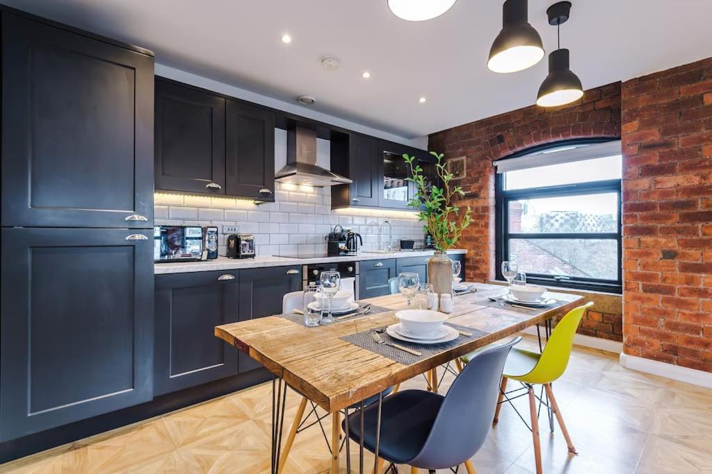 Apartment Luxury Oversized With Signature Bathroom *