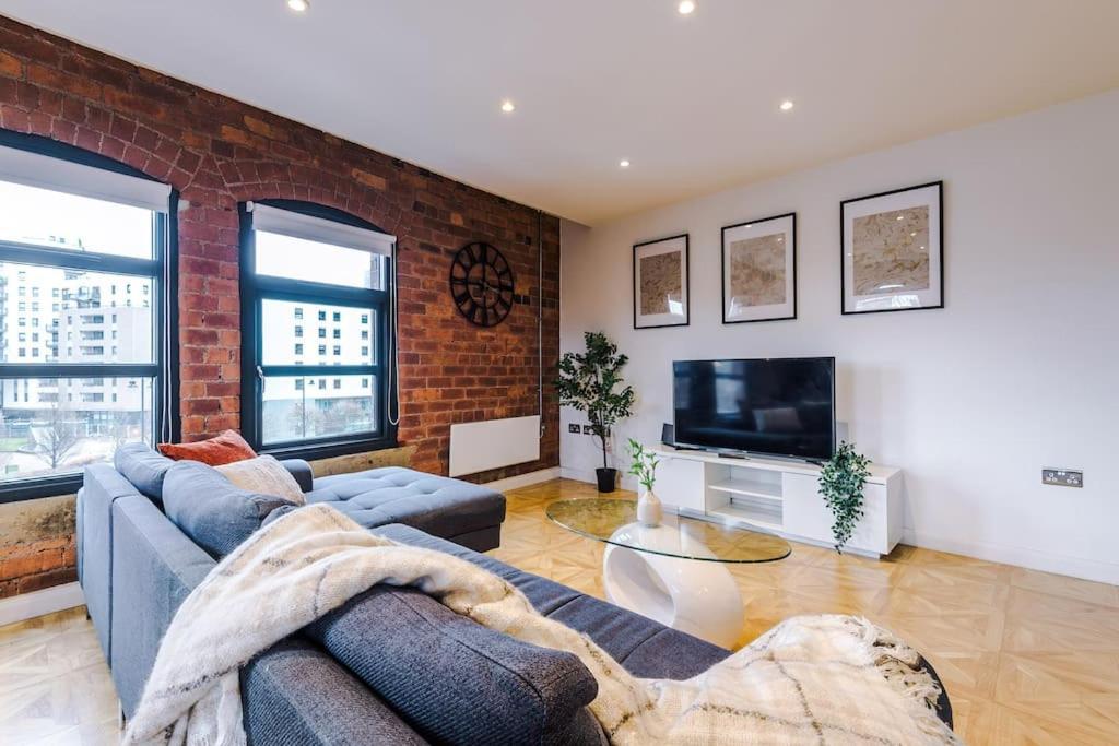 Apartment Luxury Oversized With Signature Bathroom Leeds (West Yorkshire)