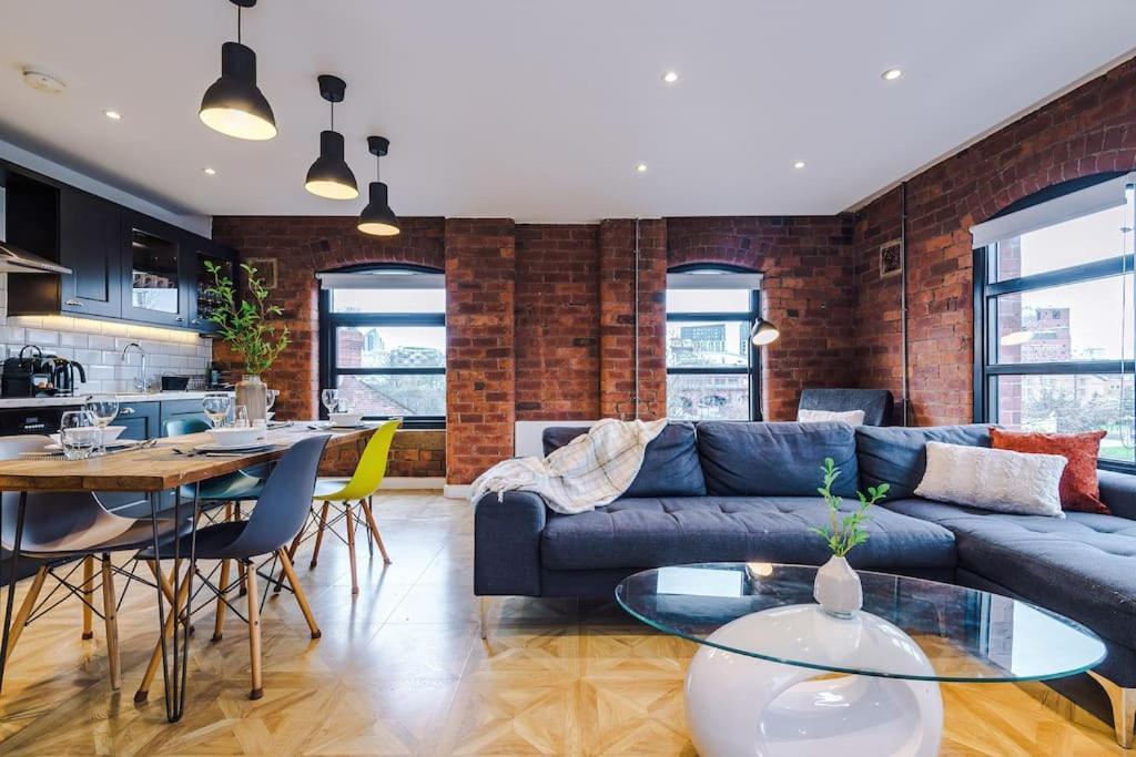Luxury Oversized With Signature Bathroom Apartment Leeds (West Yorkshire)