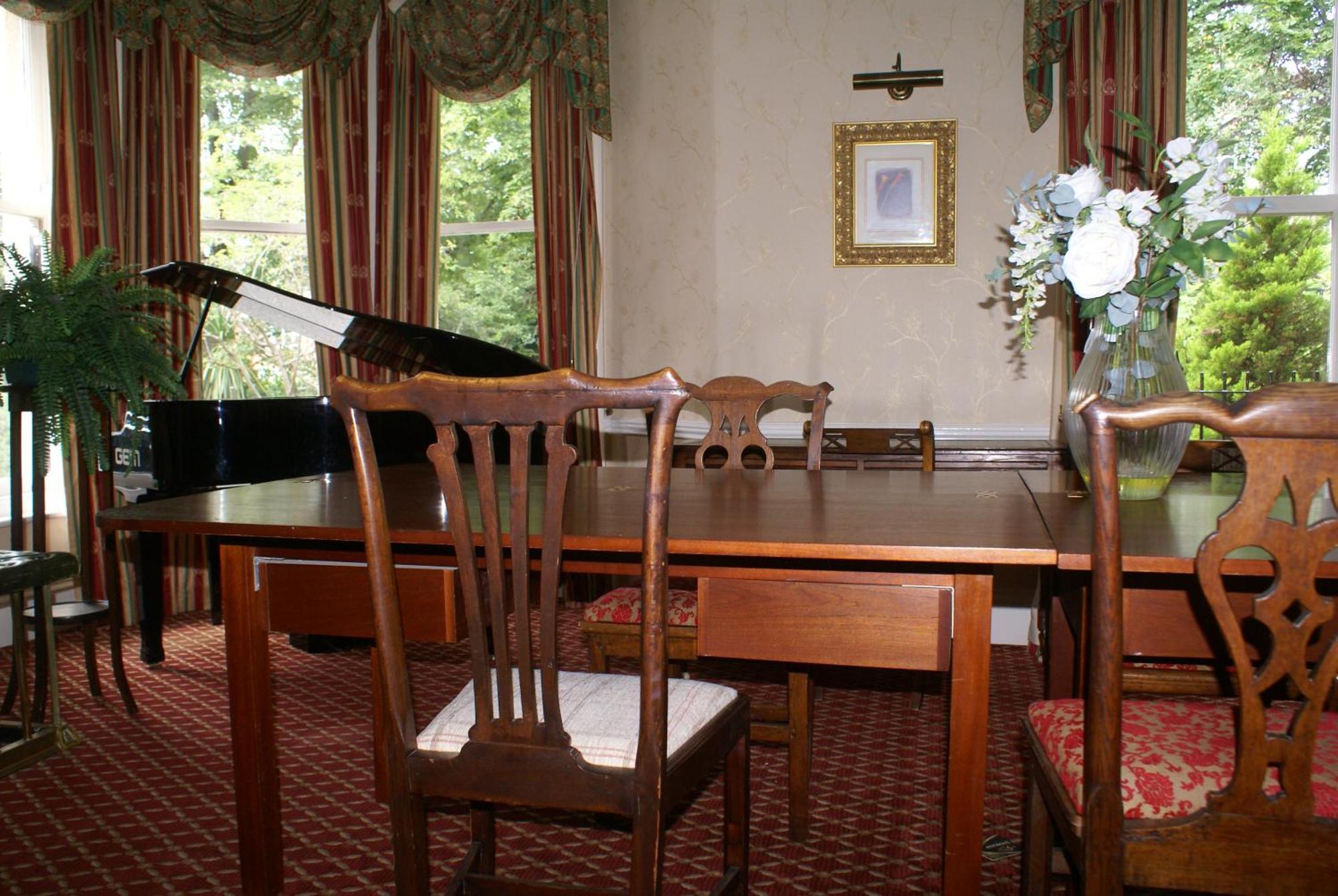 Haley's Hotel 3*