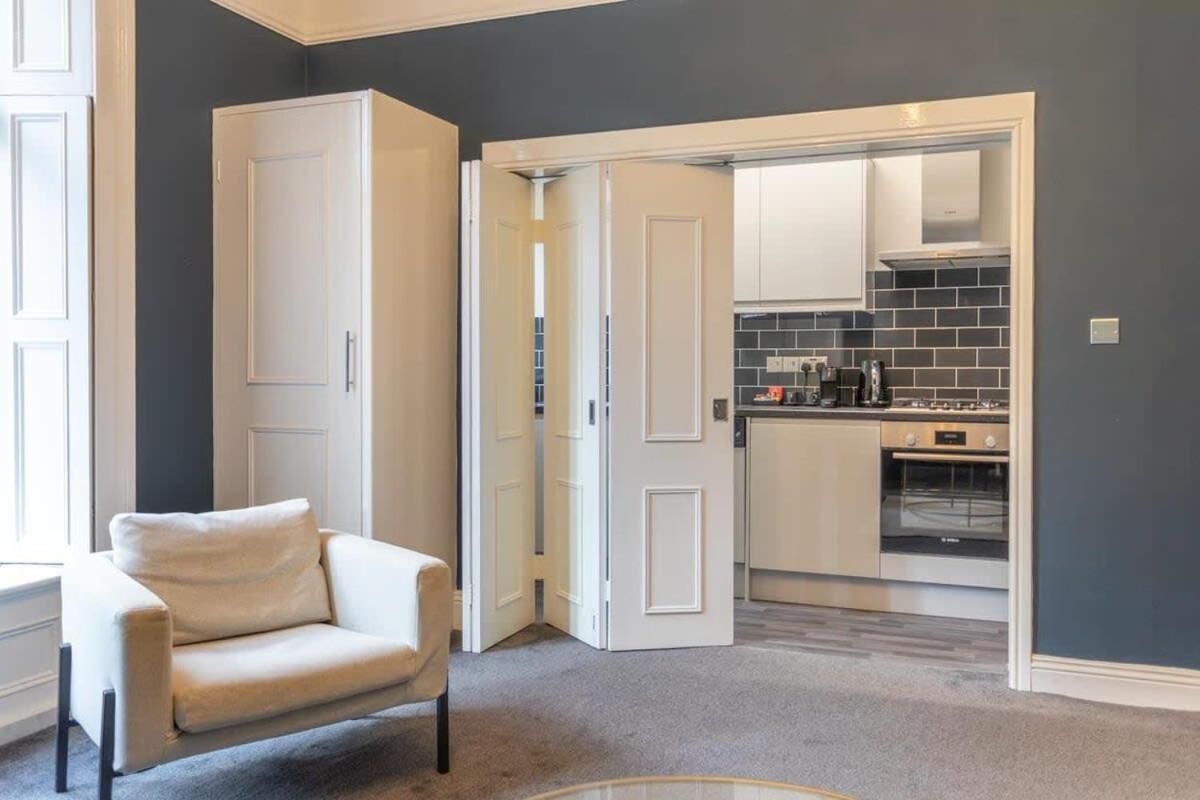 Apartment Beautiful In A Stone Built Victorian