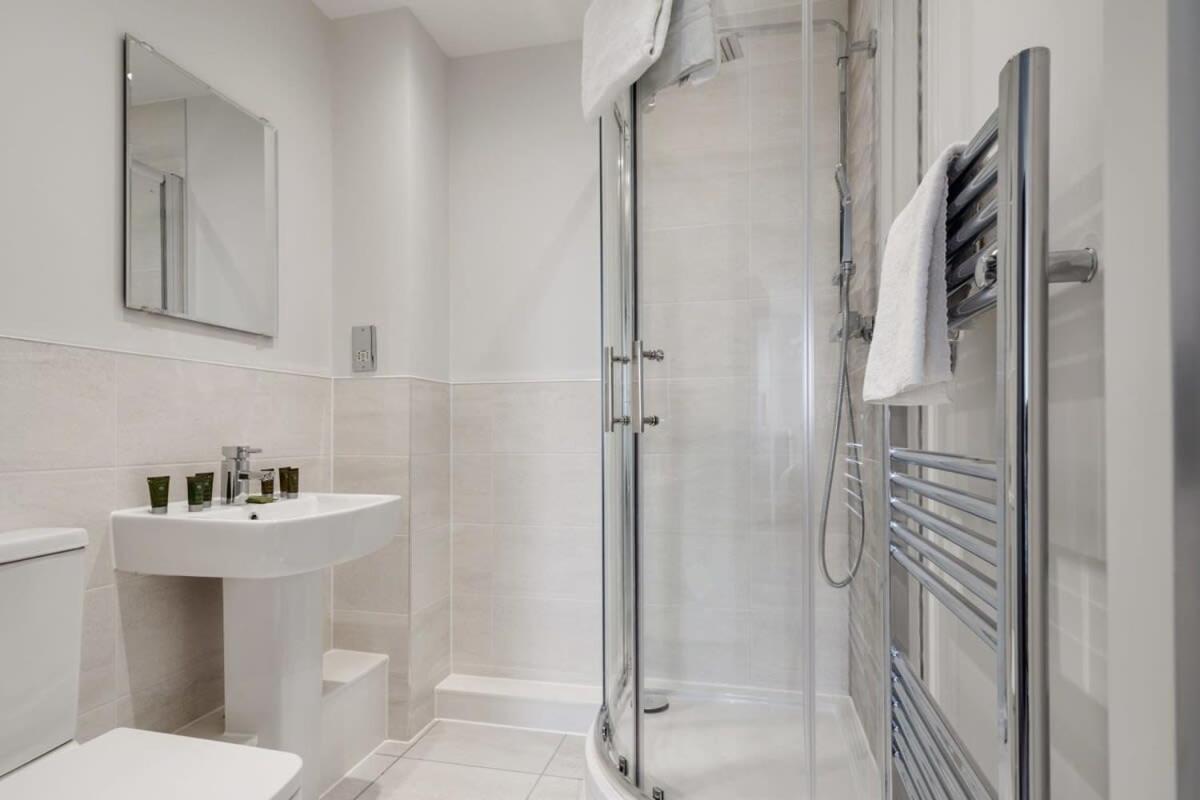 Beautiful 2 Bed In A Converted Mill Apartment *