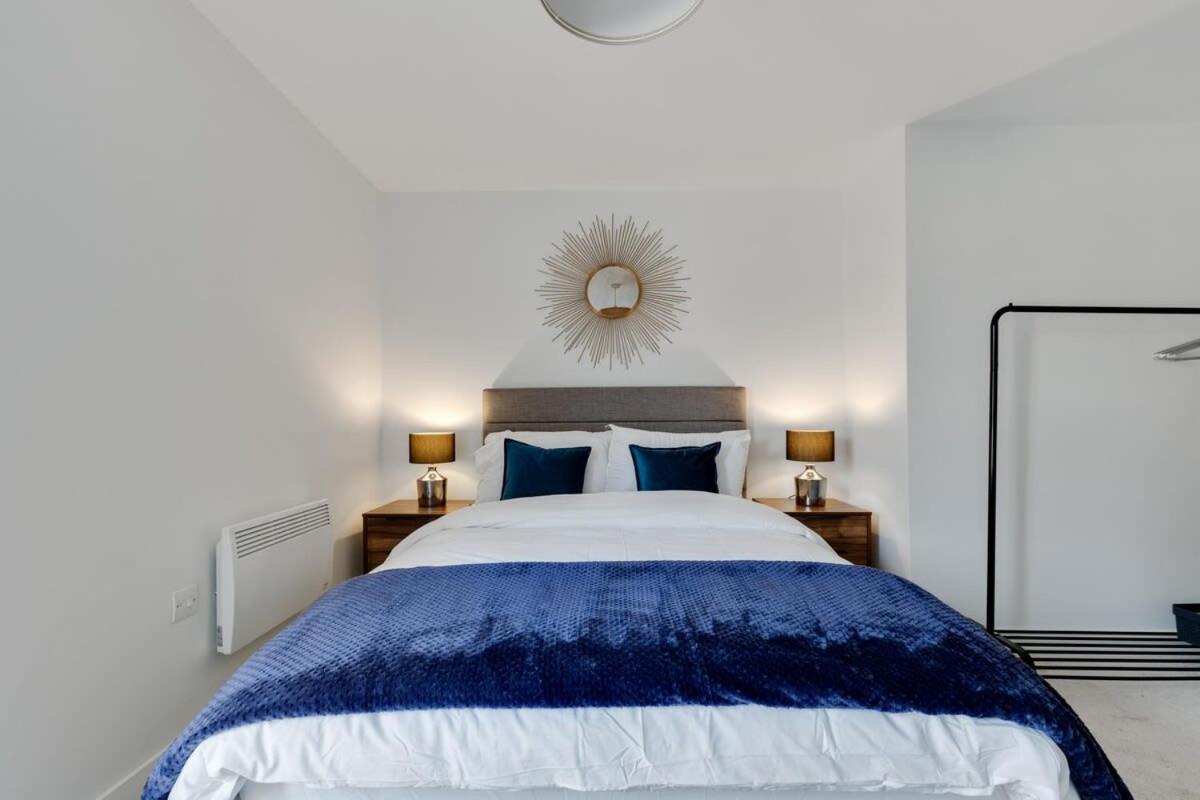 1 Bed Modern In A Converted Mill Apartment