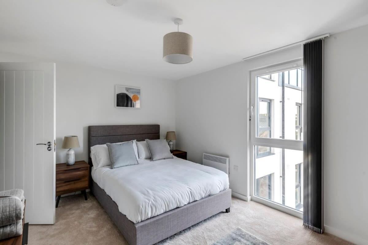 Spacious 1 Bedroom In A Converted Mill Apartment *