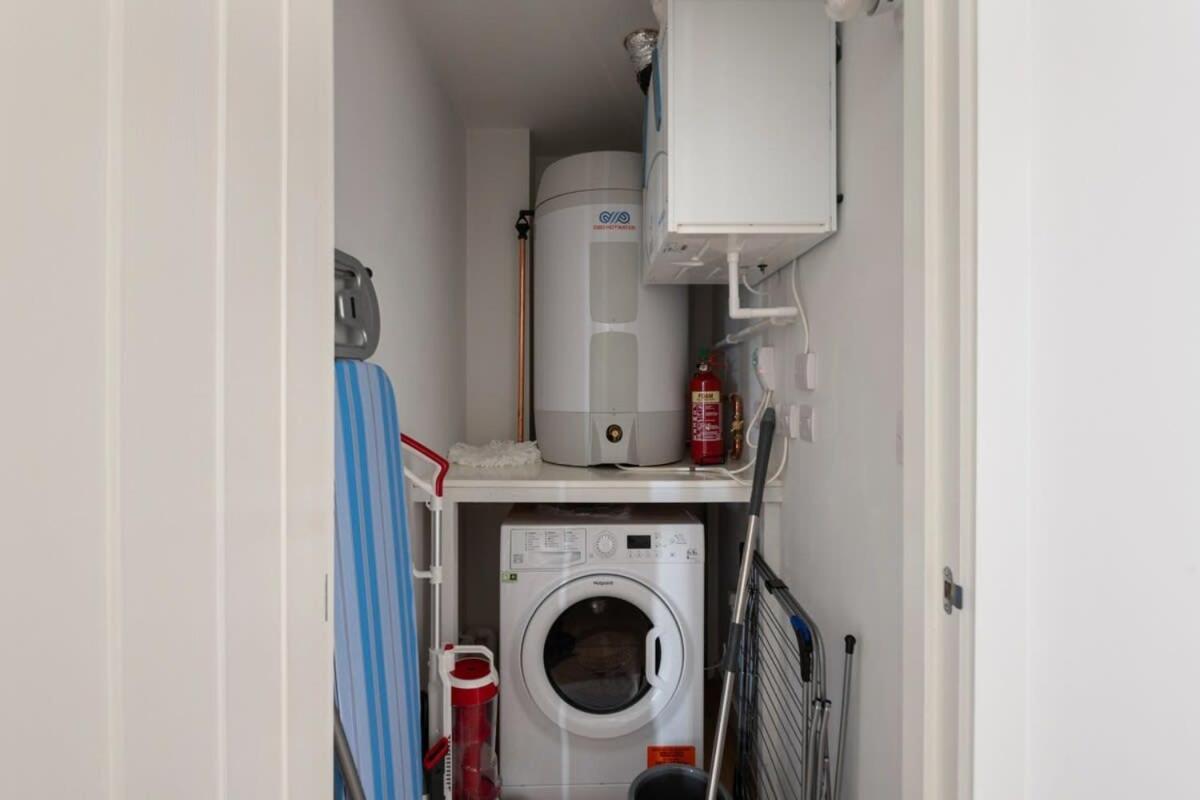 Beautiful 2 Bedroom In A Converted Mill Apartment *
