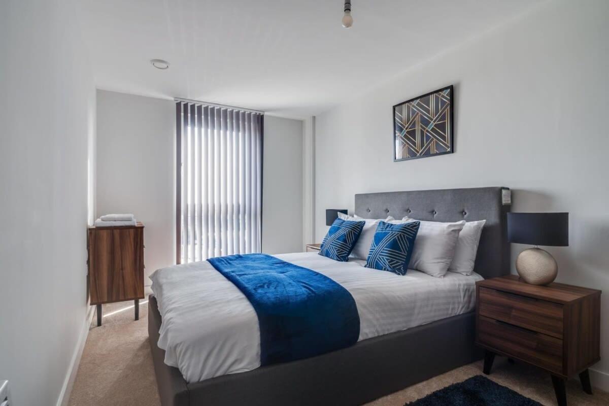 Lovely Riverside 2 Bed * Leeds (West Yorkshire)