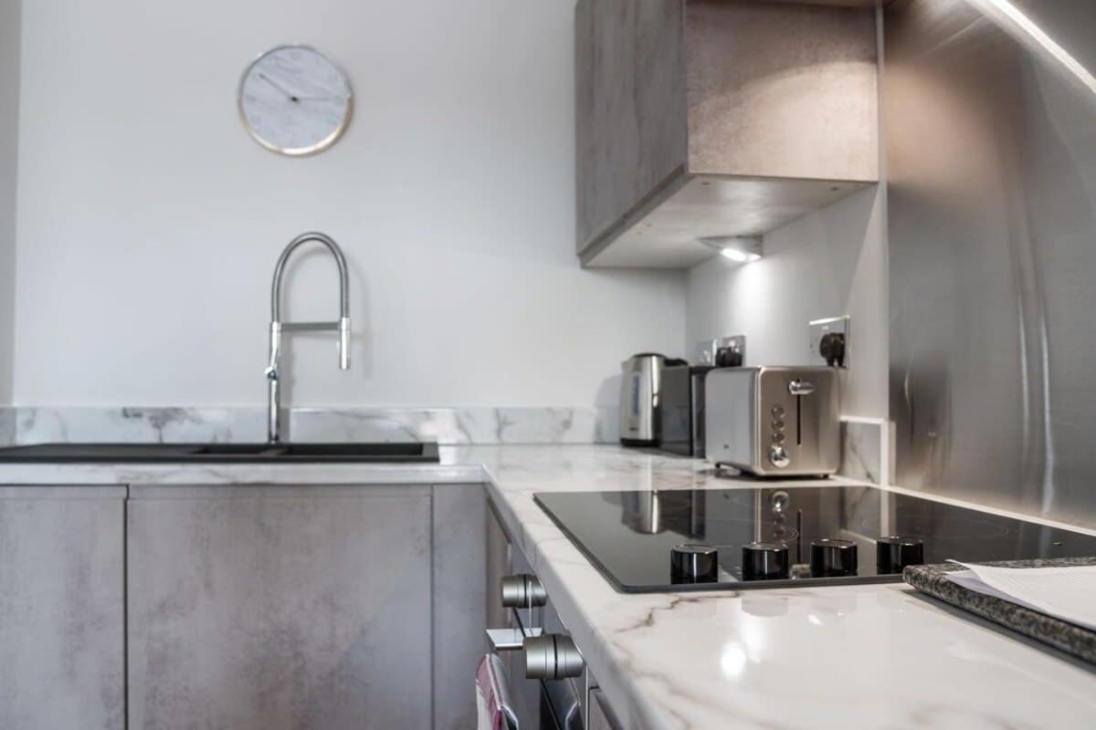 Apartment Lovely Riverside 2 Bed