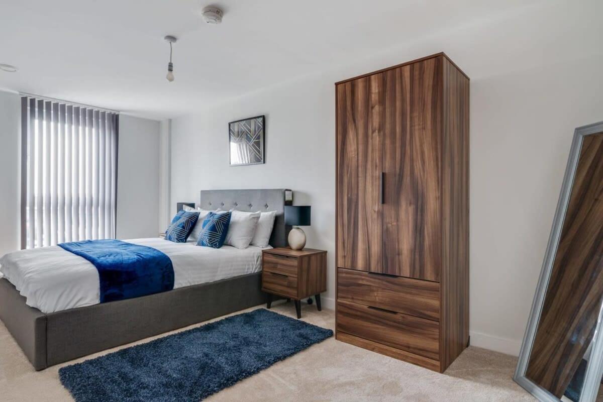 Lovely Riverside 2 Bed Leeds (West Yorkshire)
