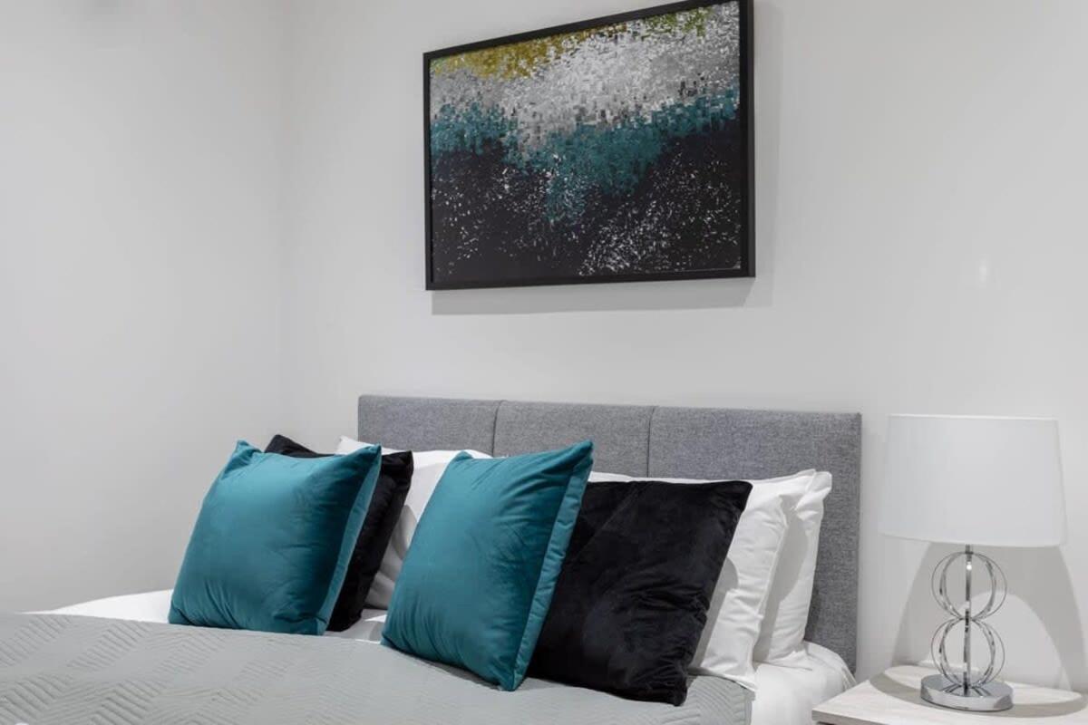 Cosy 1 Bed In Leeds Apartment