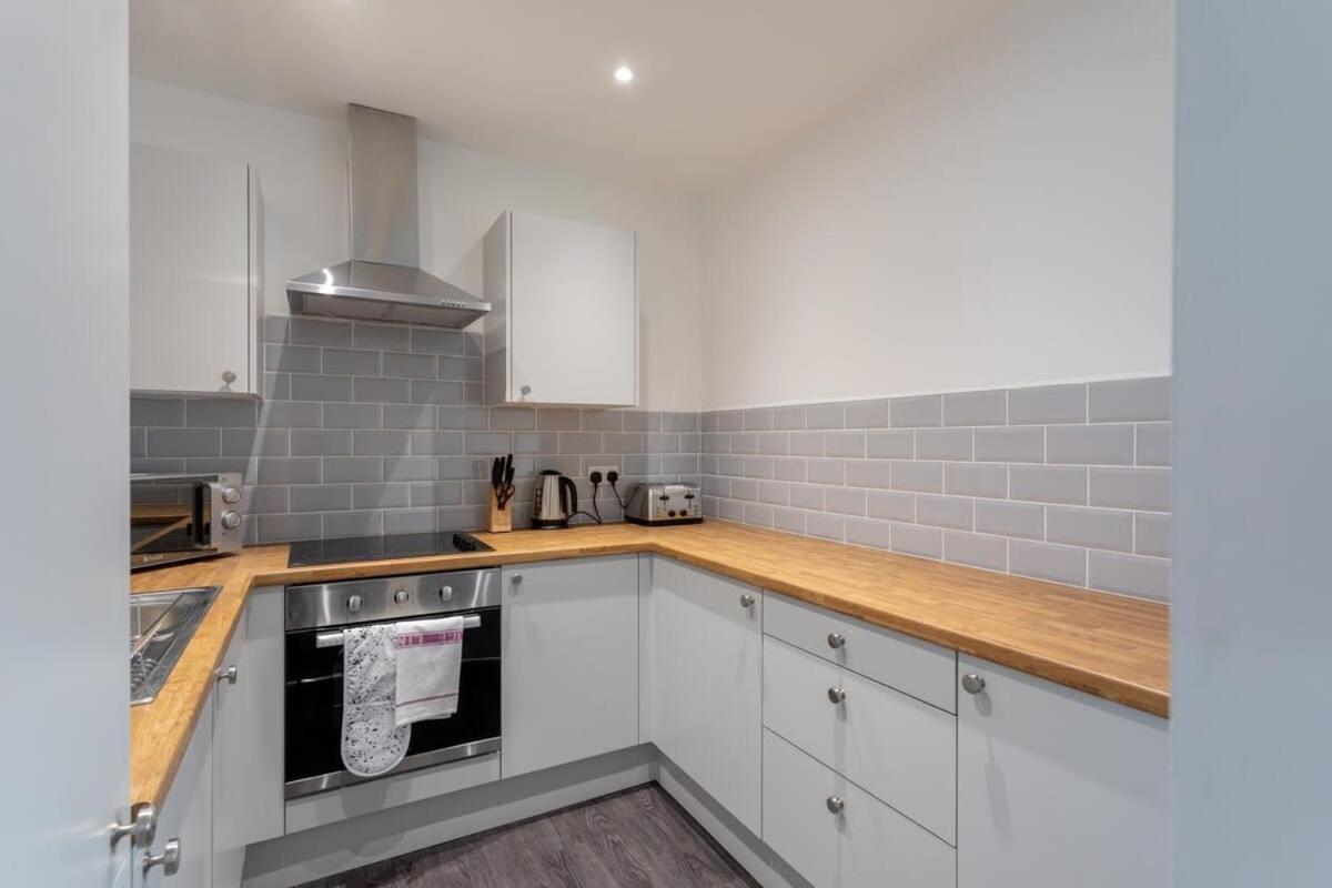 Cosy 1 Bedroom In Leeds *