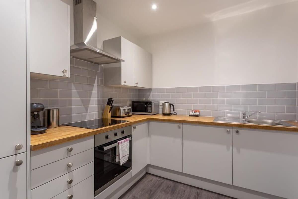Amazing 1 Bedroom Leeds Apartment