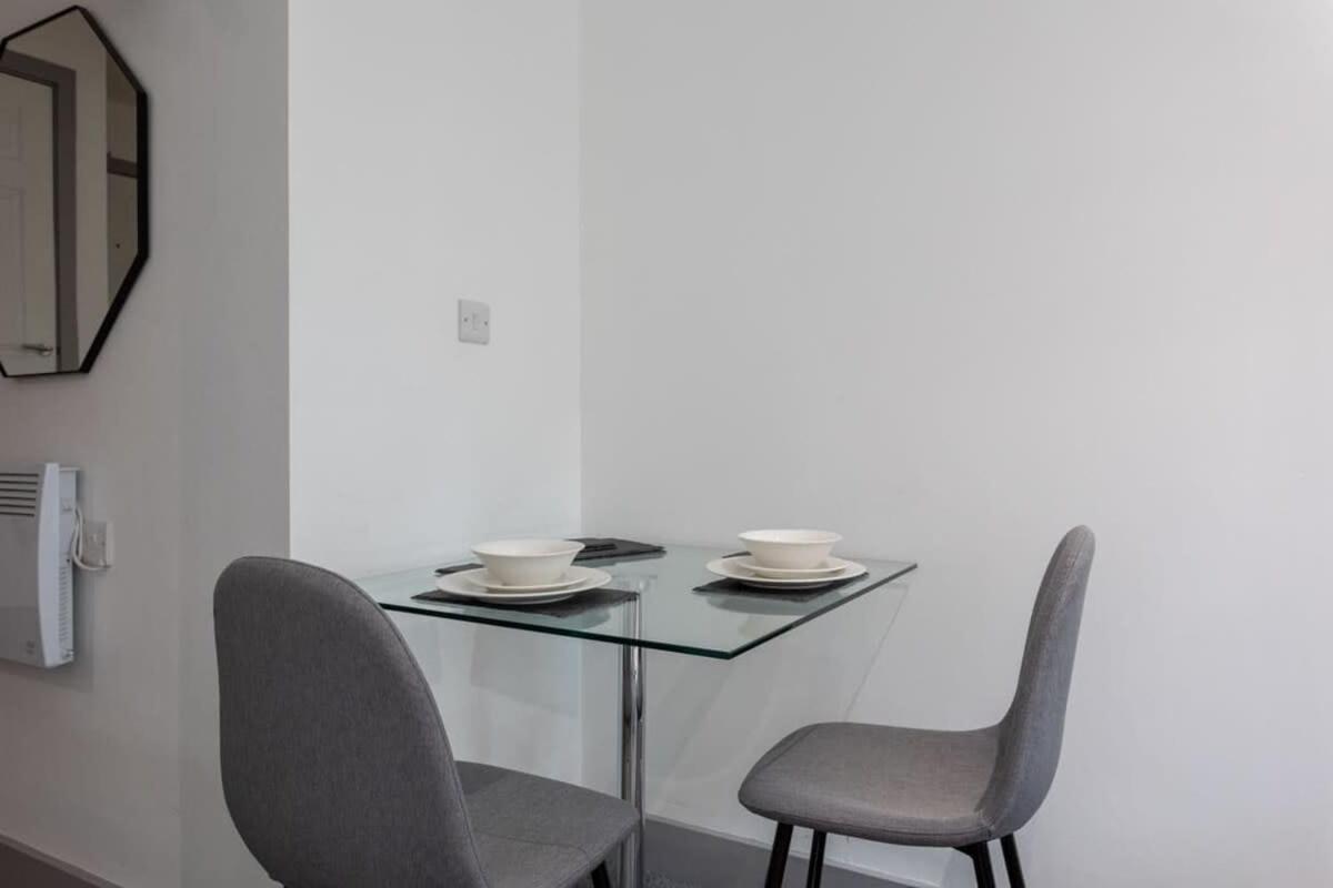 Apartment Amazing 1 Bedroom Leeds *