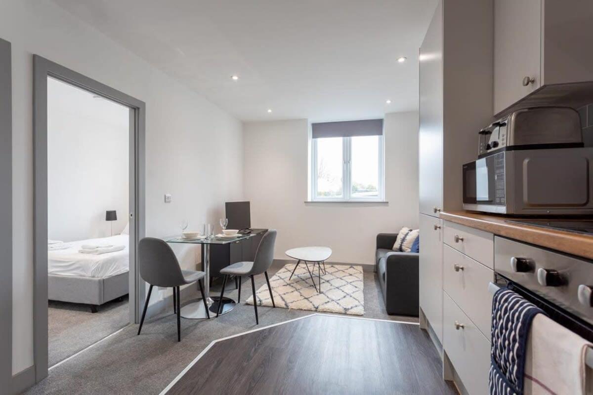 Apartment Lovely 1 Bedroom *