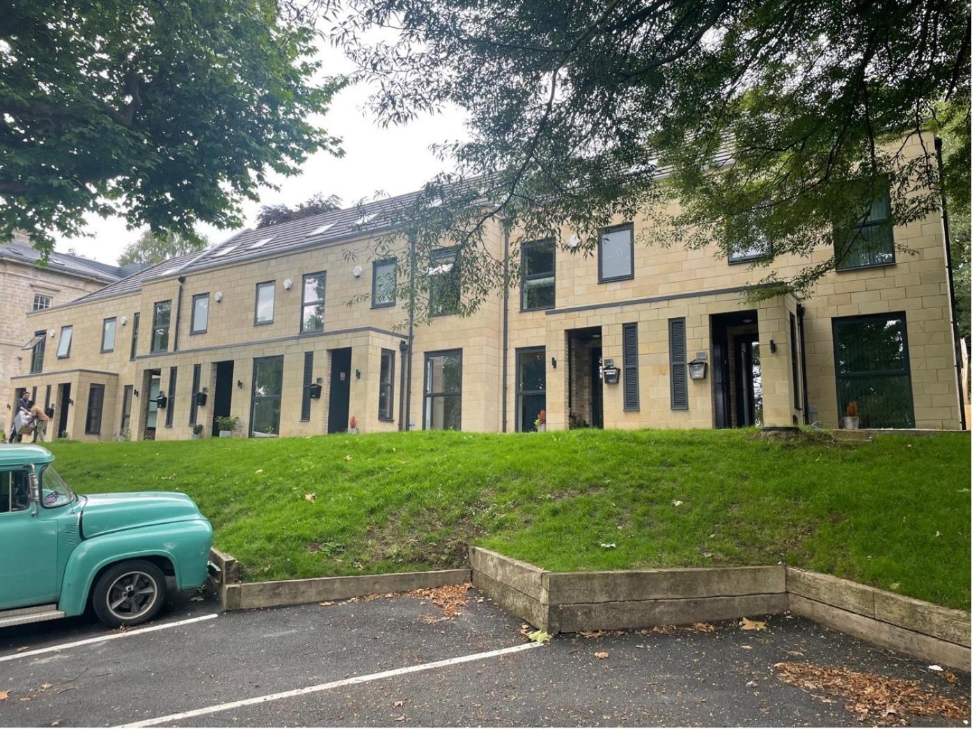 Bv Comfy Spacious 3 Bedroom Townhouse At One Cliff Oak Leeds Perfect For Contractors Apartment *