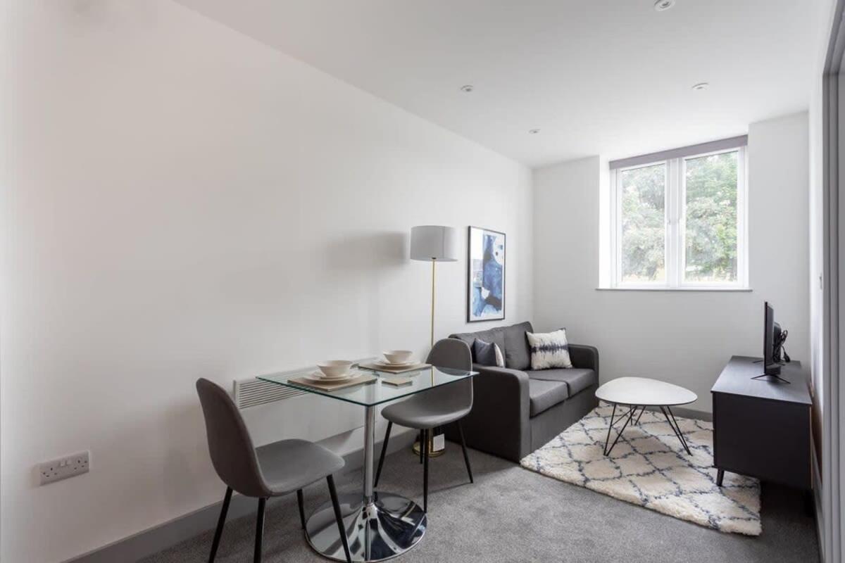 Contemporary 1 Bedroom Leeds *