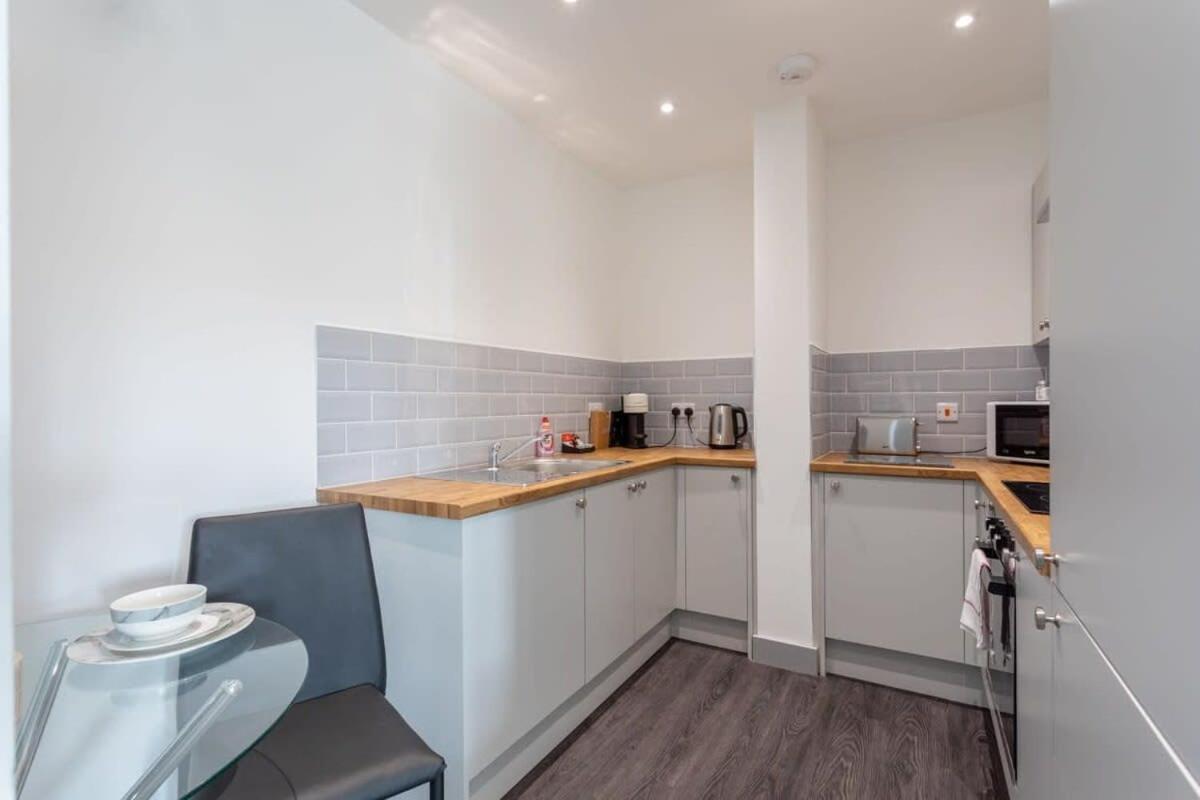Apartment Modern 1 Bedroom Leeds *