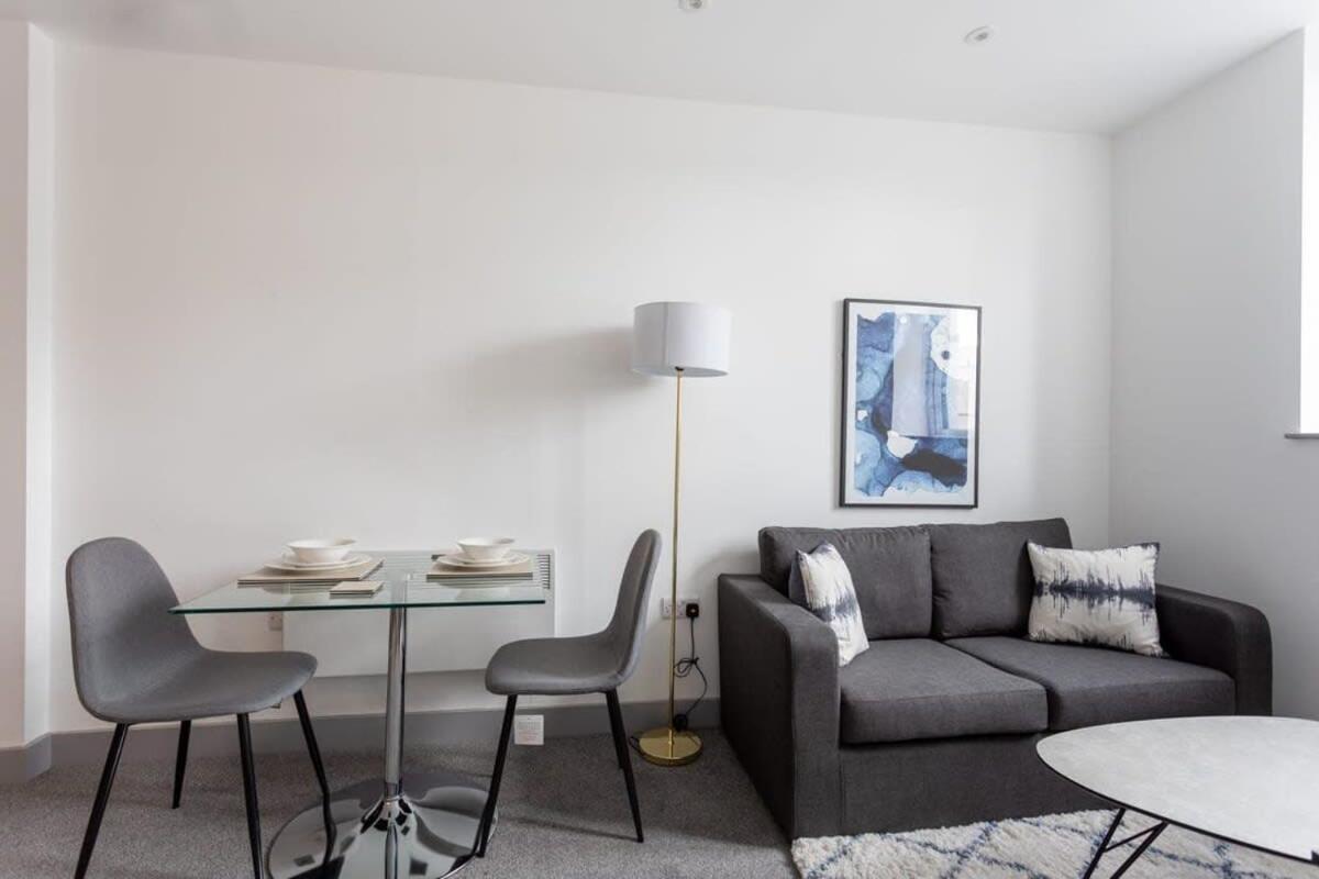 Contemporary 1 Bedroom Leeds Apartment Leeds (West Yorkshire)