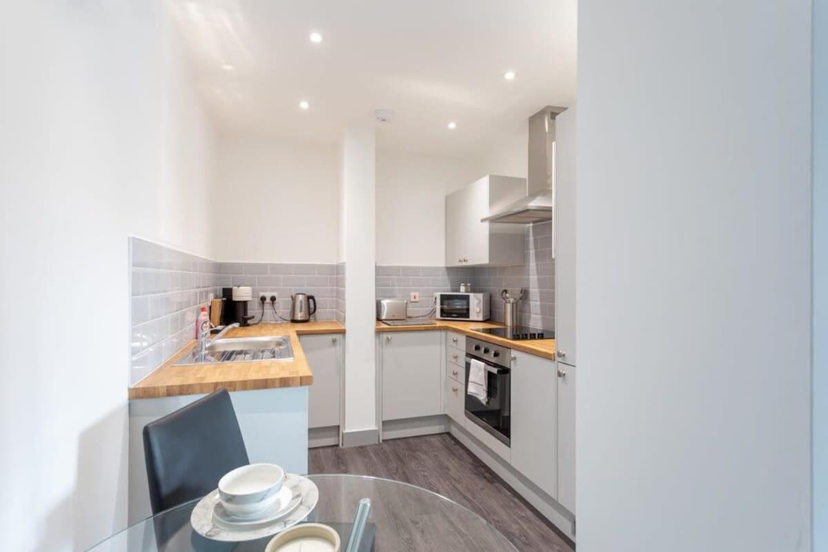 Modern 1 Bedroom Leeds *