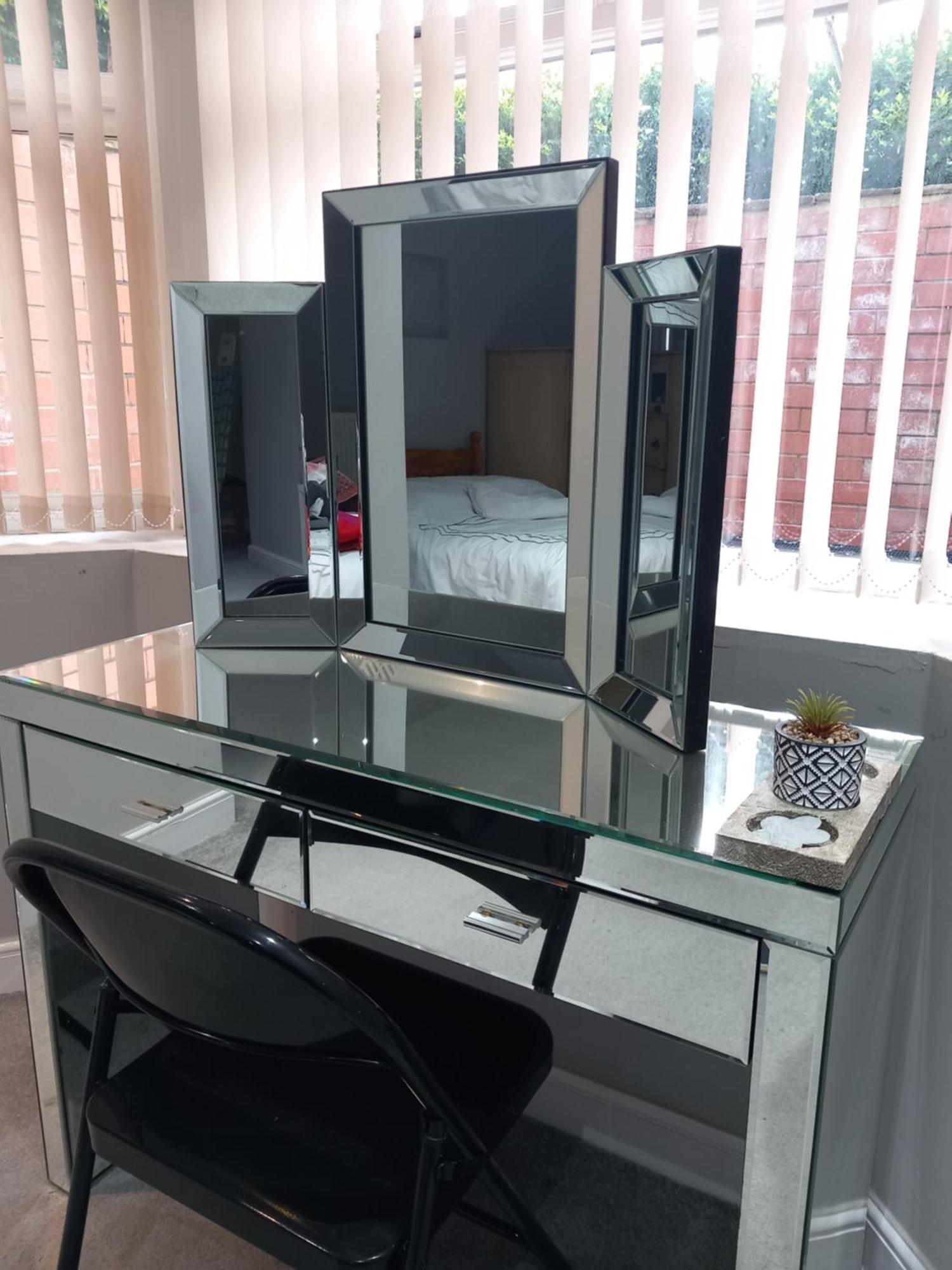 Jasmine Haus * Leeds (West Yorkshire)