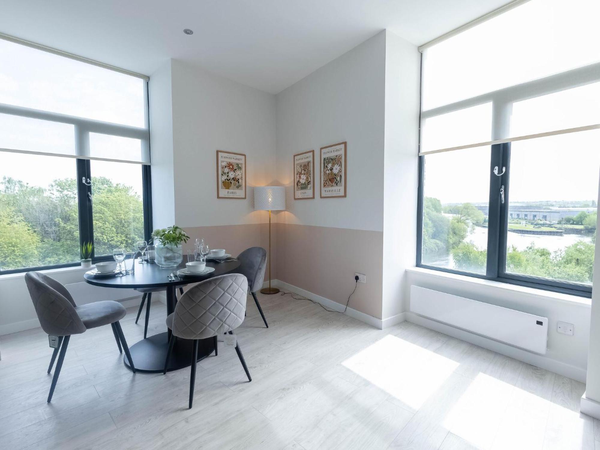 Leeds Haven Niche 1 2 Bedroom With Cityscape Views By Belvilla * Leeds (West Yorkshire)