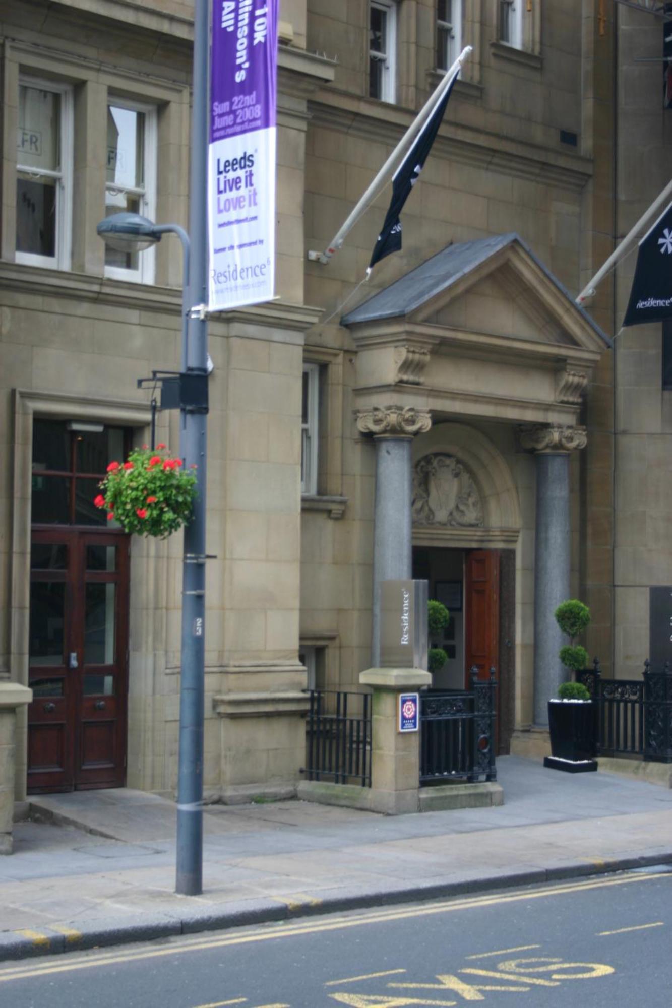 Quebecs Luxury Leeds (West Yorkshire)