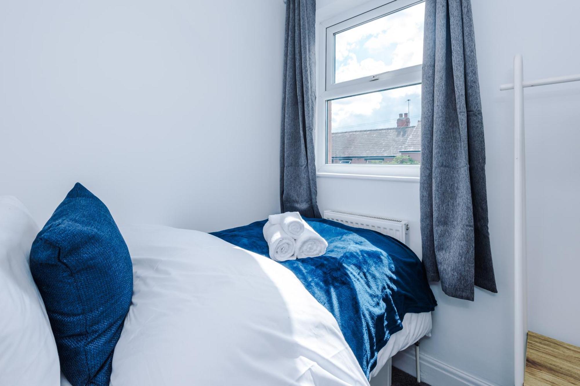 Stunning 3 Bedroom House Near Leeds Centre With Free Parking Leeds (West Yorkshire)