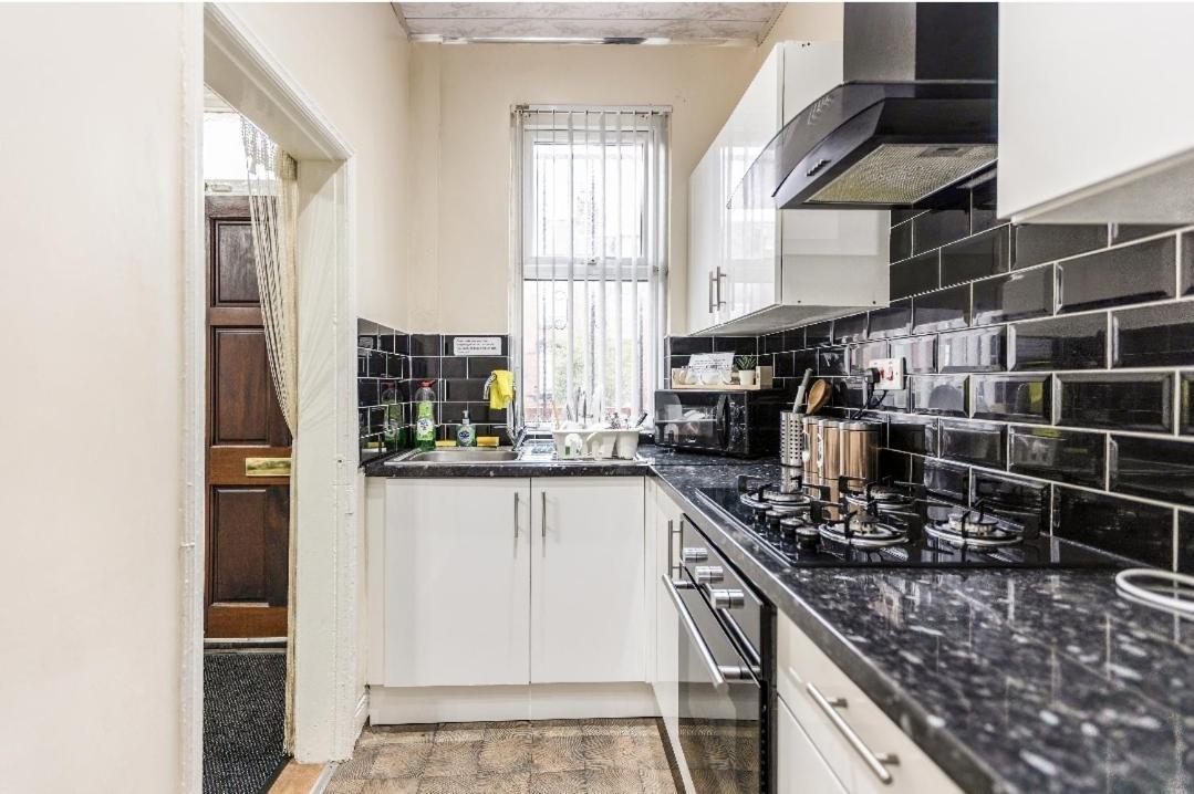 Guest house Bright Sunny, Double Bed With Garden, Tv And Wi-fi *