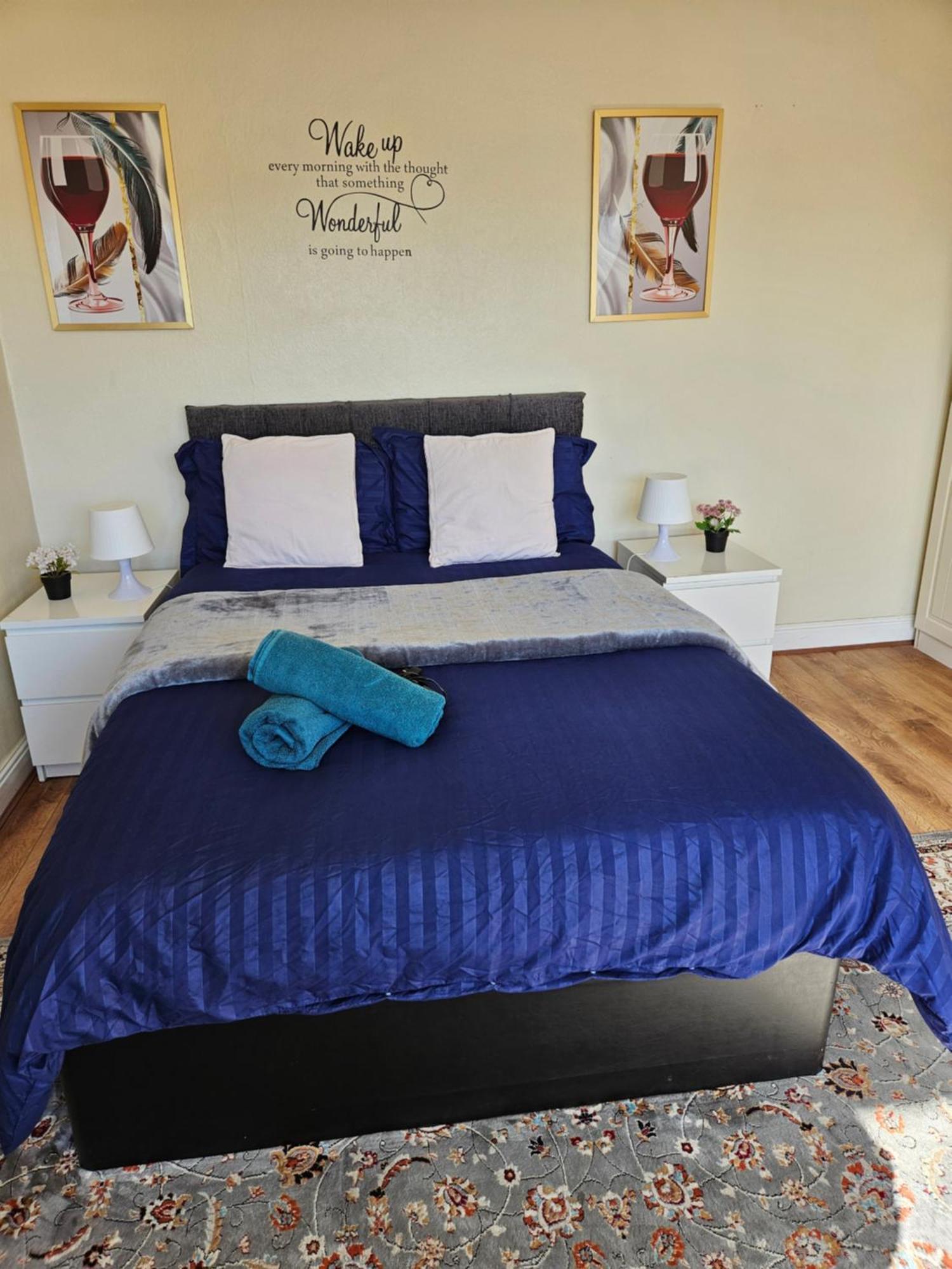 Homely Double Bed, Tv, Wi-fi And Garden