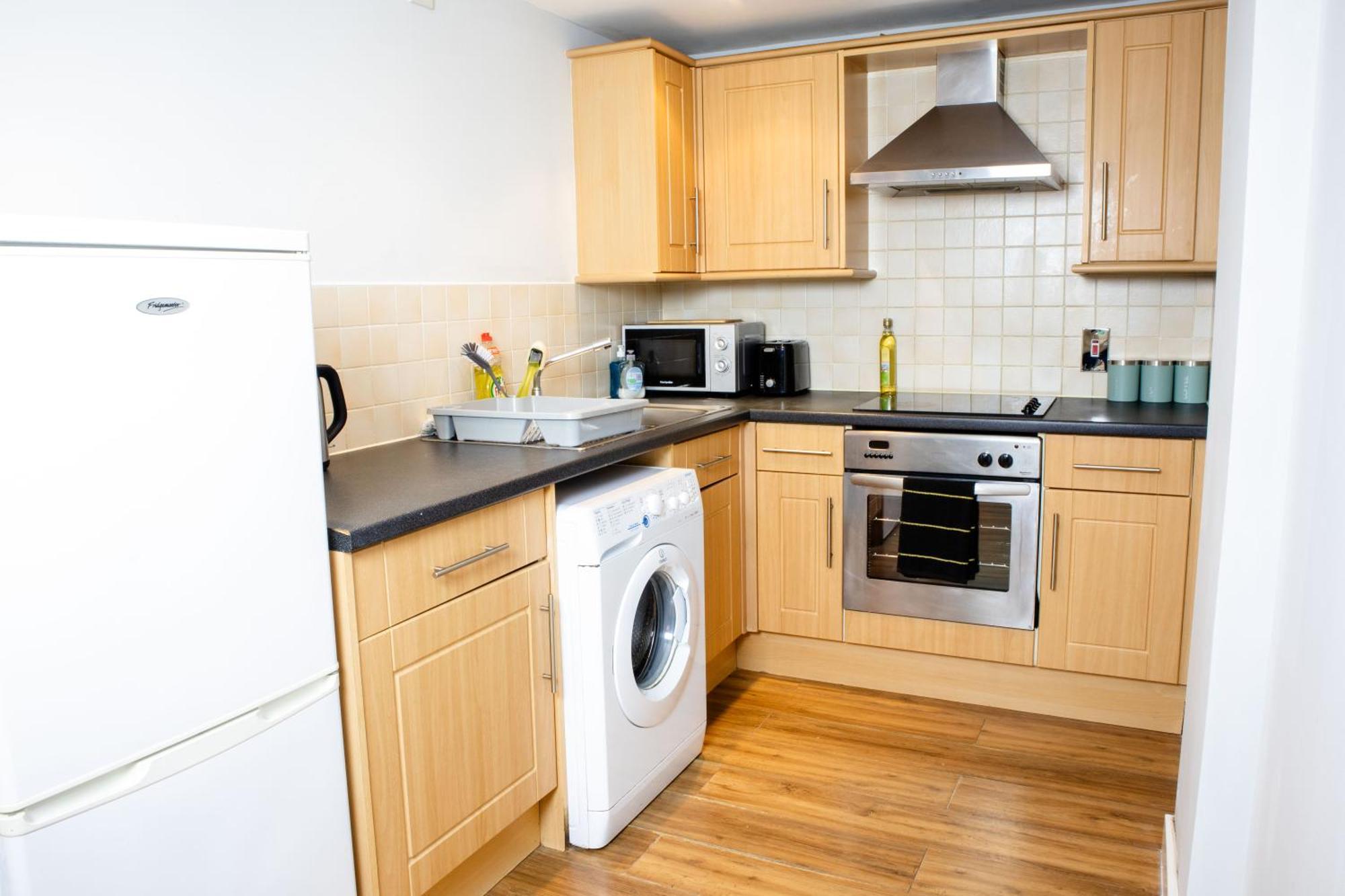 2 Bed - Leeds Centre - For Relocators, Professionals