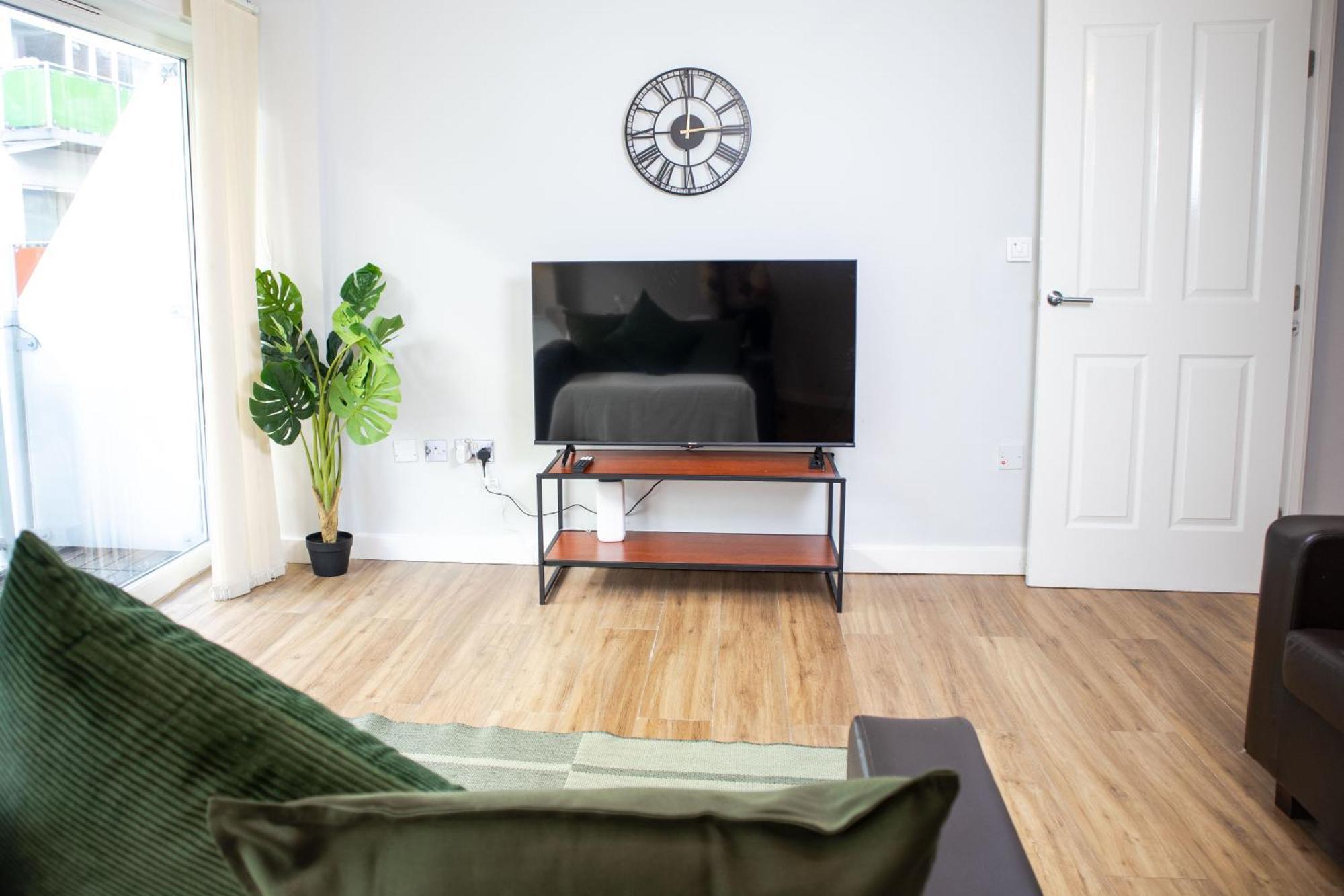 Apartment 2 Bed - Leeds Centre - For Relocators, Professionals *