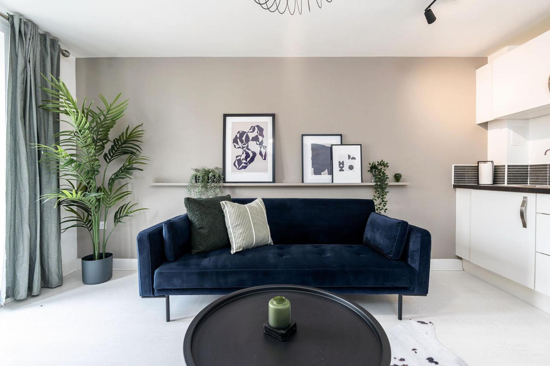 New Refurbishment Location Free Parking Holiday home *