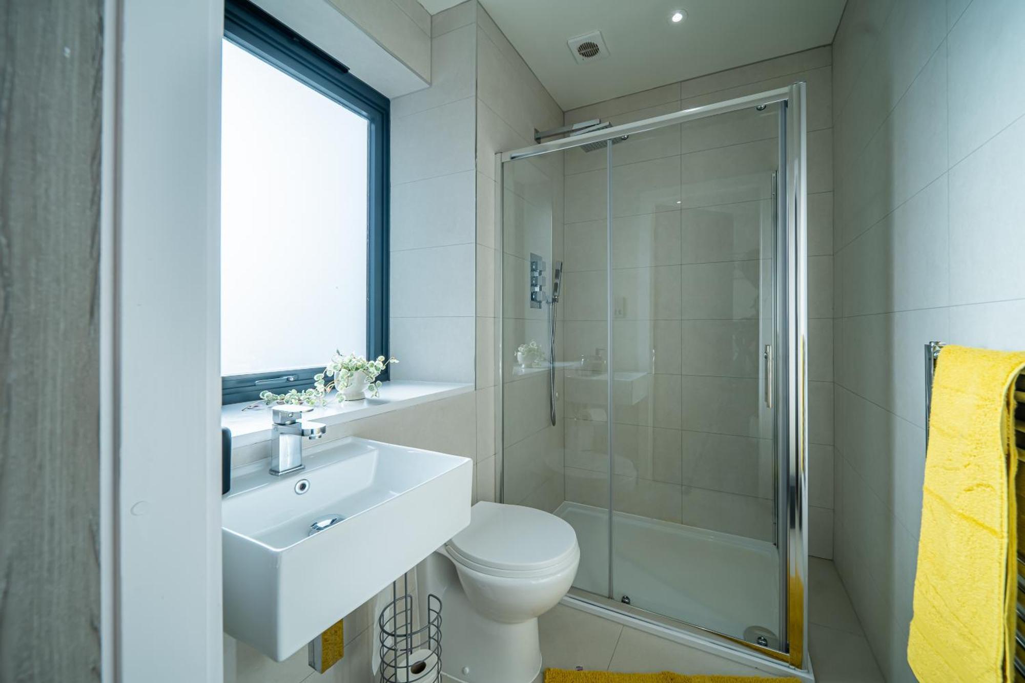 4-bed Townhouse, Secure & Close To Centre- Ideal For Corporate Guests