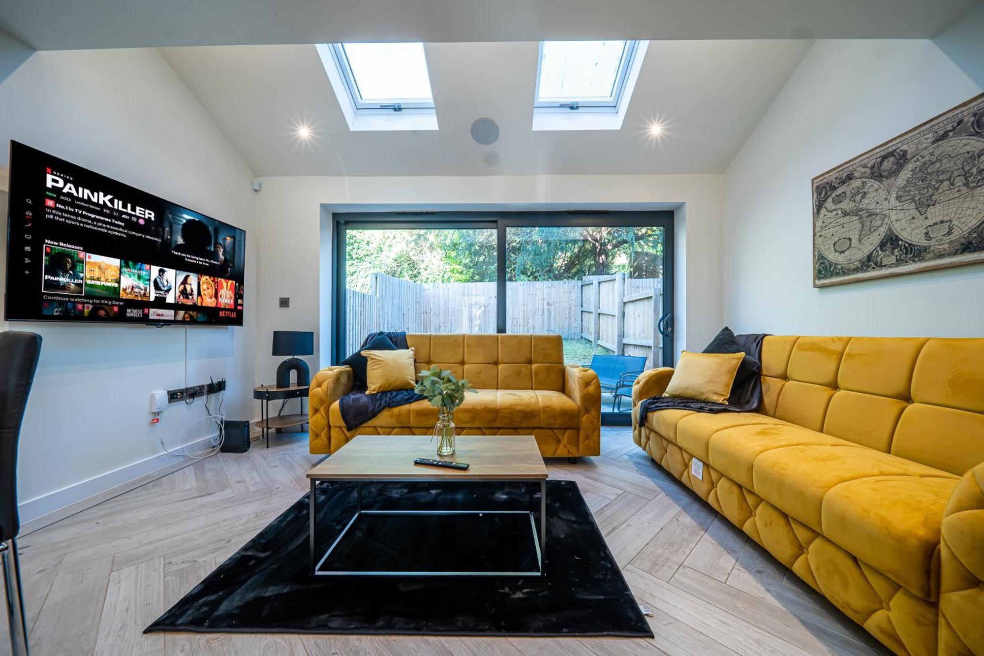 4-bed Townhouse, Secure & Close To Centre- Ideal For Corporate Guests *