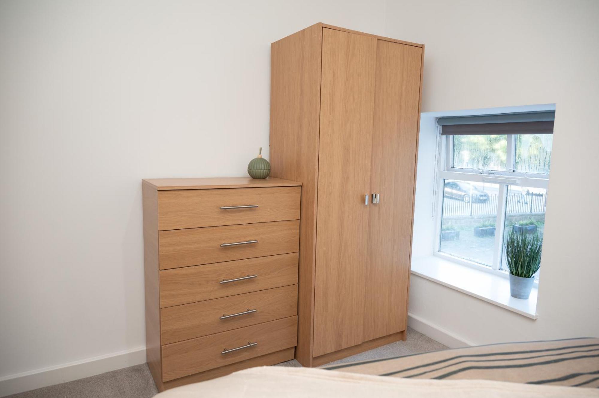 Corporate-friendly 2br In Leeds, Near Kirkstall Shopping Centre * Leeds (West Yorkshire)