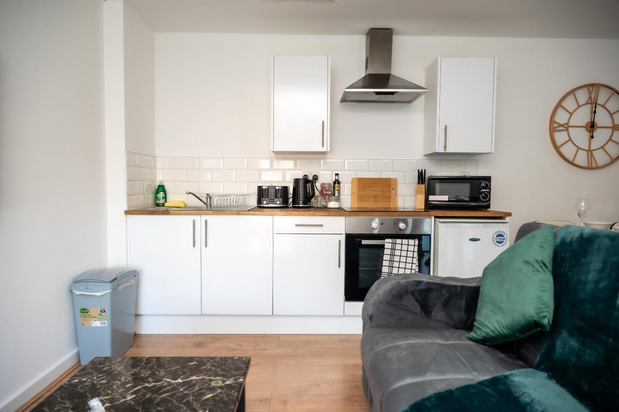 Apartment Corporate-friendly 2br In Leeds, Near Kirkstall Shopping Centre Leeds (West Yorkshire)