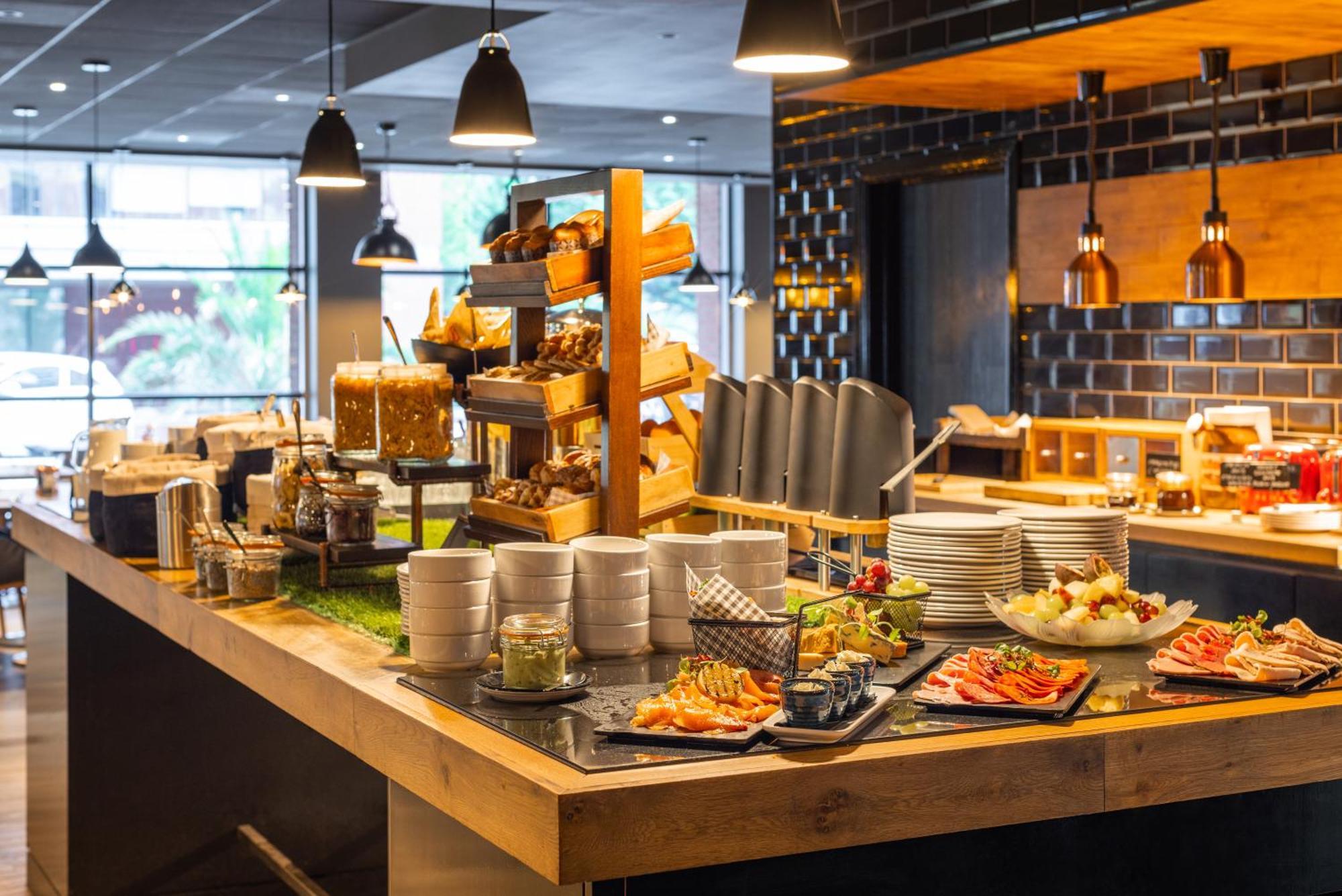 Novotel Leeds Centre 4*