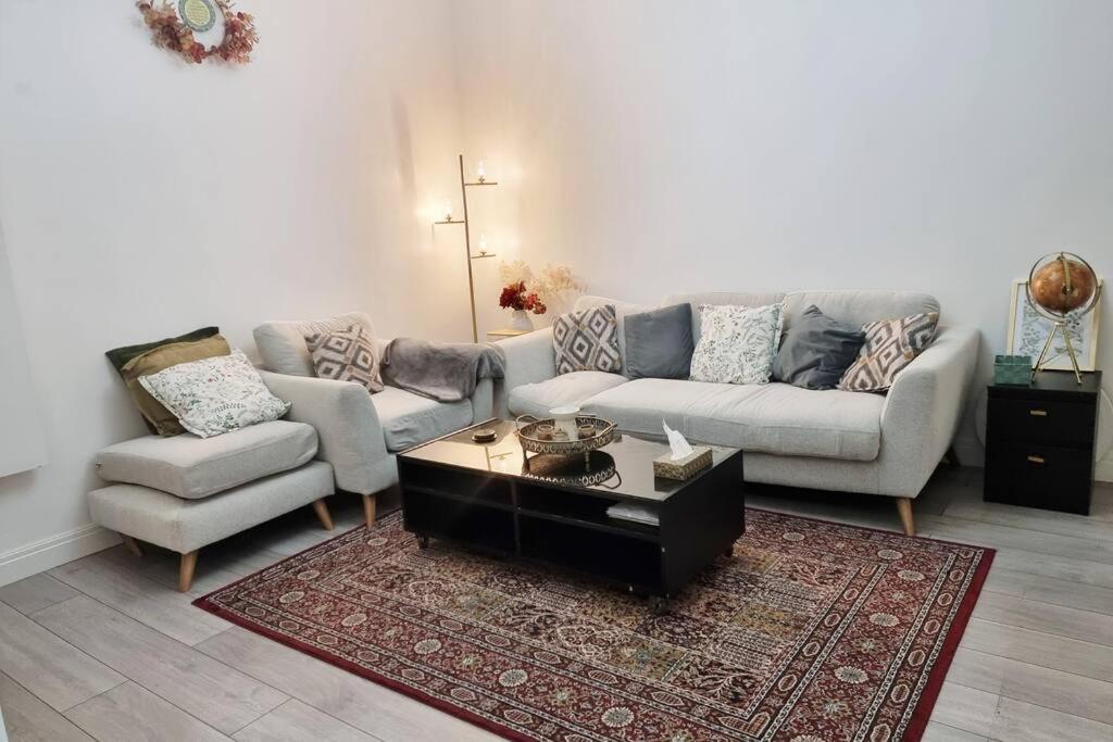 Apartment Cosy And Tranquil Home, Free Wifi, Parking *