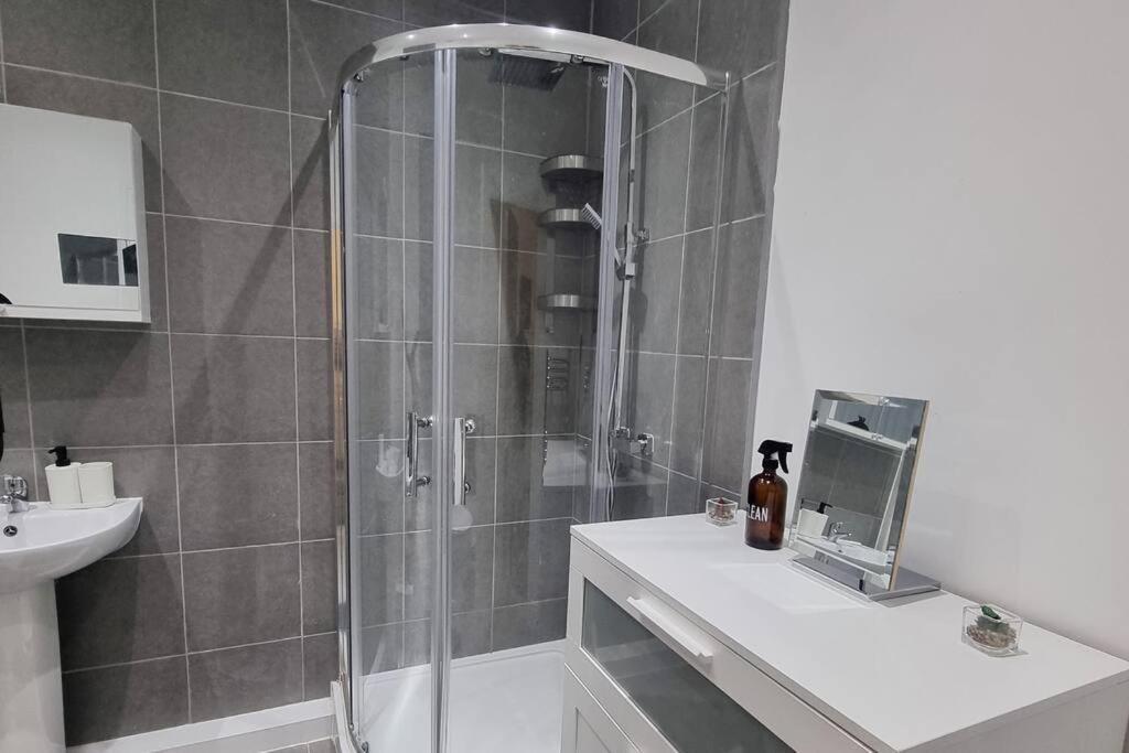 Cosy And Tranquil Home, Free Wifi, Parking Apartment Leeds (West Yorkshire)