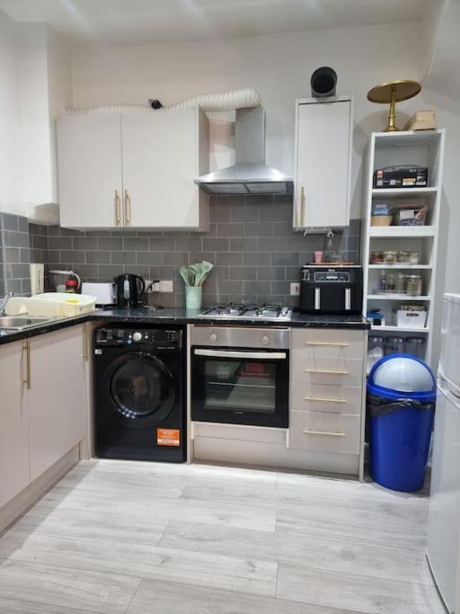 Apartment Cosy And Tranquil Home, Free Wifi, Parking Leeds (West Yorkshire)