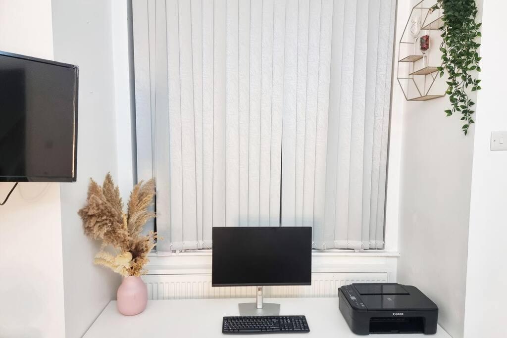 Cosy And Tranquil Home, Free Wifi, Parking