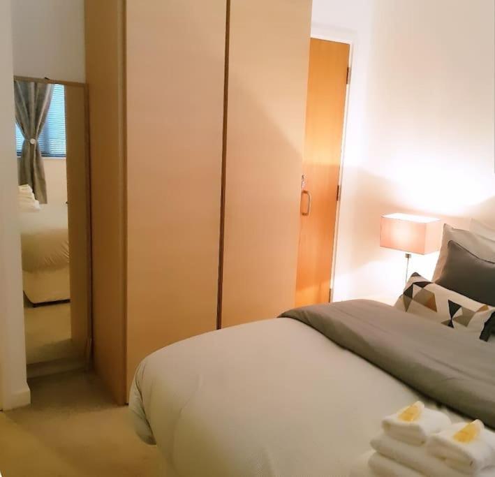 Apartment 2 Bed Flat In Leeds Centre *