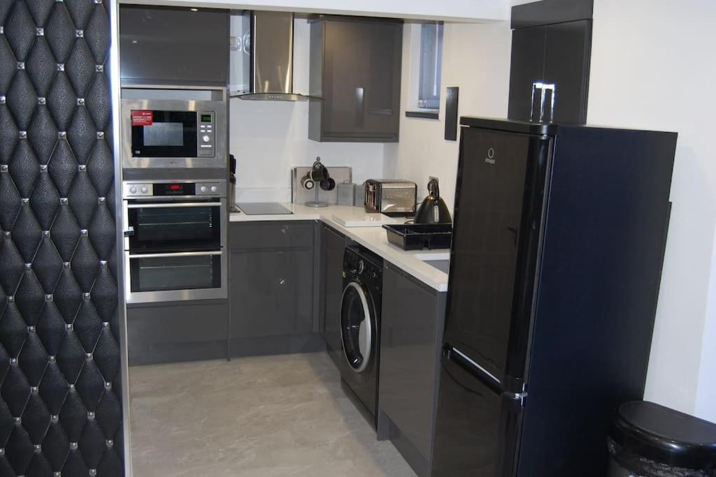 Self Contained In Burley, Leeds *