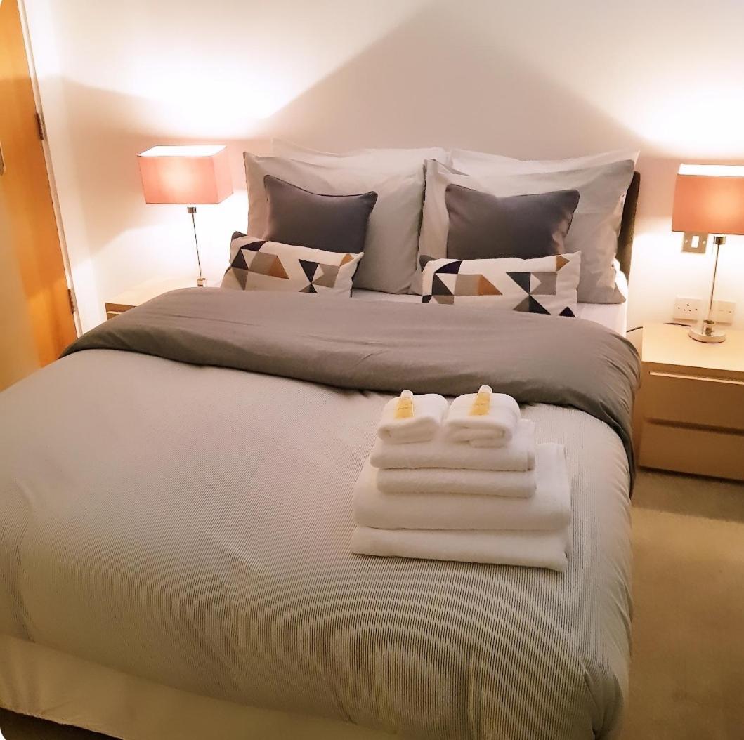 2 Bed Flat In Leeds Centre *