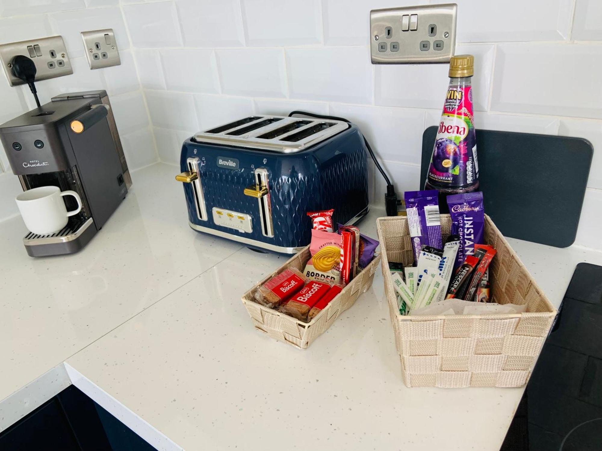 Apartment Winners Of 2025 Traveller Award, Elegant Two Bedroom With Netflix & Wifi *