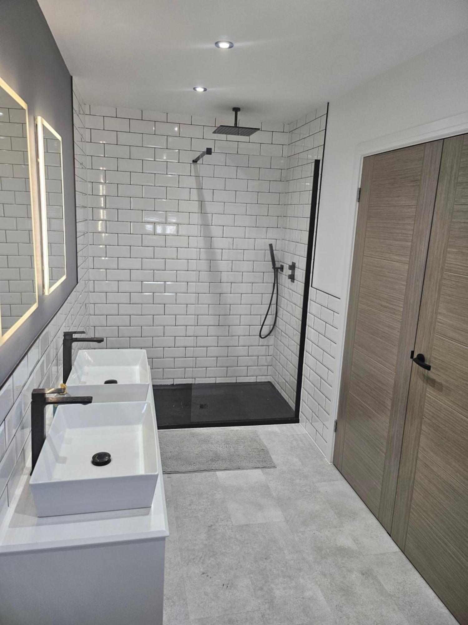 Luxury 2 Bed Next To Centre Apartment